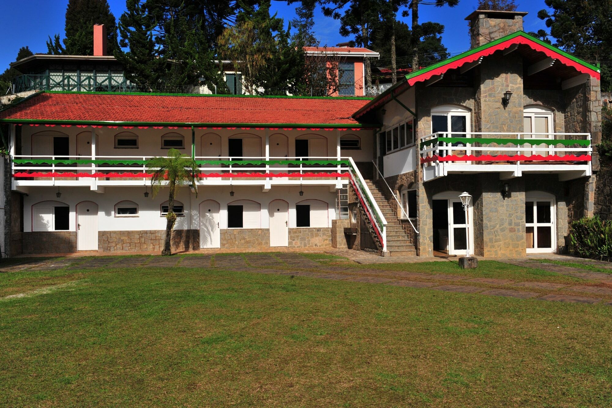 Pousada Villaggio Di Roma Кампус-ду-Жордан Екстер'єр фото